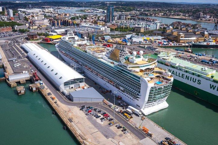 Private Transfer from London to Southampton cruise port