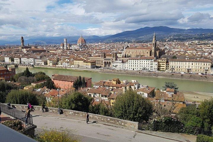 Rome to Florence Private Transfer with Civita di Bagnoregio Stop