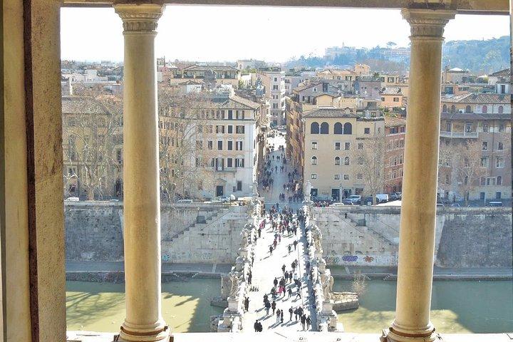 Skip-the-line Castle Sant'Angelo Museum & Bridge private Guided Tour in Rome