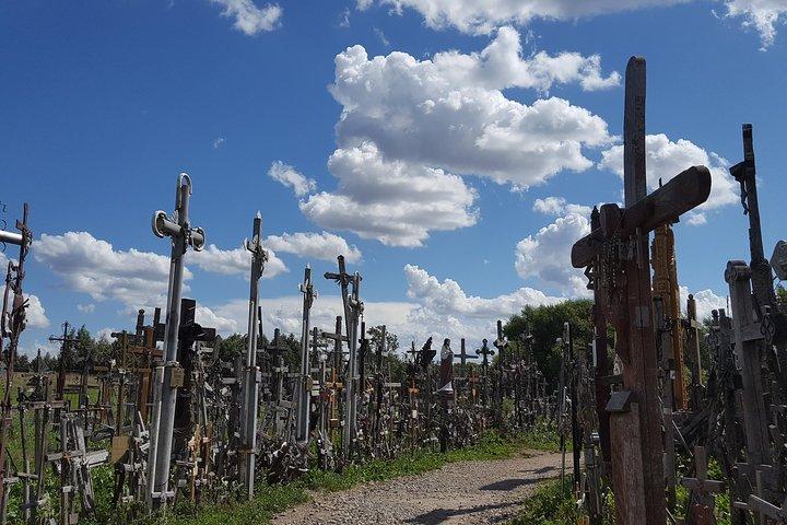 Vilnius to Riga Day Trip: The Hill of Crosses, Rundale Palace and Bauska Castle