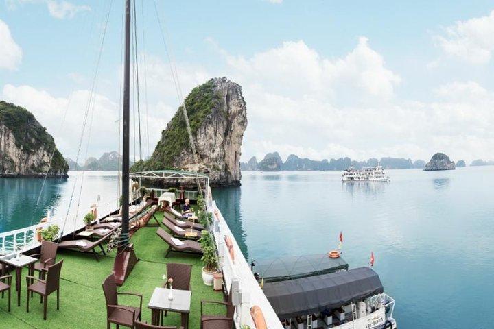 3 Days 2 Nights on Swan Cruises visiting Bai Tu Long bay Thien Canh Son cave