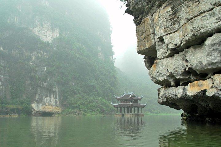 2 Day Tour Hoa Lu - Trang An - Mua Cave - Bich Dong - Cuc Phuong