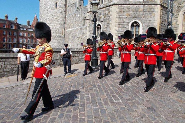 Windsor Castle private vehicle service from London with Admission tickets