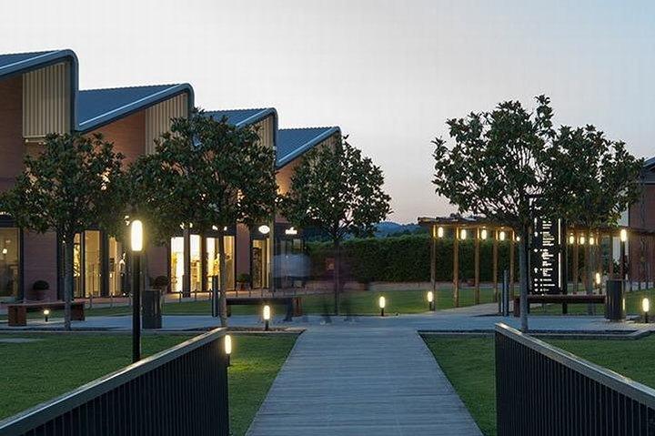 The Mall Luxury Outlet: Private Shopping Tour from Rome