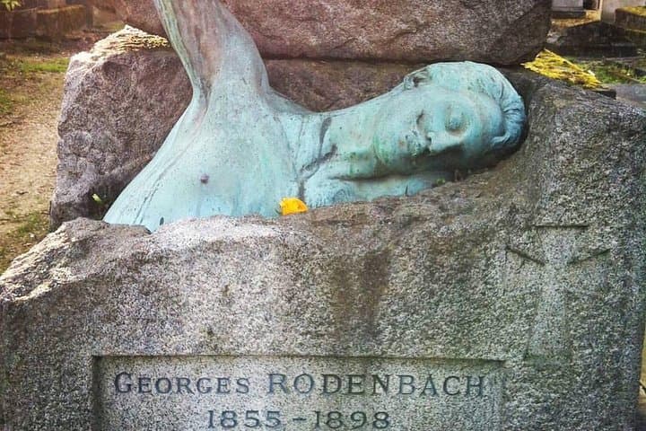 Private Guided Tour to Père Lachaise Cemetery in Paris