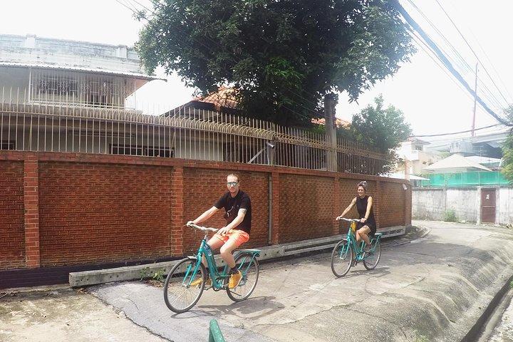 Half-Day Bangkok Bike Tour Including Lunch