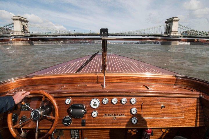 Luxurious, private day cruise with a waterlimousine to Szentendre