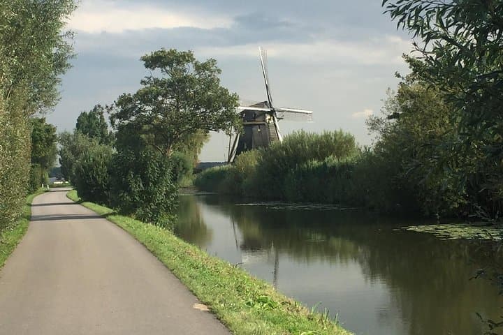 Off the beaten paths Dutch Country Side Private Tour in Jaguar