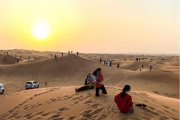 Sundowner Desert Safari and Dinner