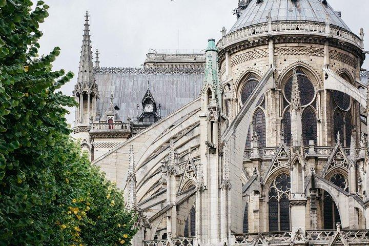 90 Minutes Notre Dame Exterior Semi Private Tour