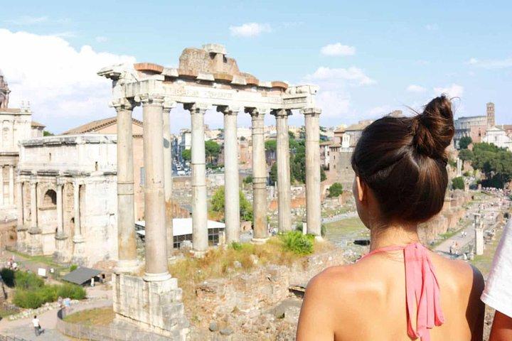 Colosseum with the arena, Roman Forum and Palatine Hill tour