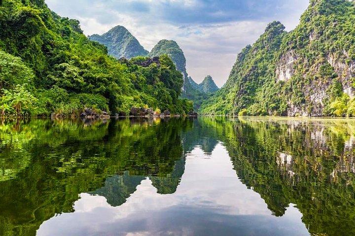 Trang An - Bai Dinh Pagoda 1 Day Tour