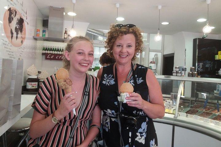 Dessert and Cakes Tasting and Sightseeing Tour in Rome