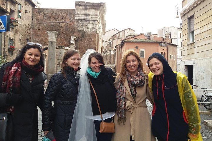 Trastevere Quarter and Tiberine Island Private Tour with Gelato