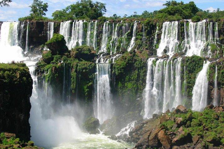 Iguazú Experience in 2 days: Argentine and Brazilian Falls