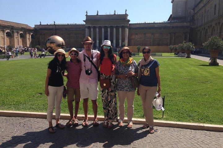 Rome in a day private Tour with Vatican Museums and taxi transfer