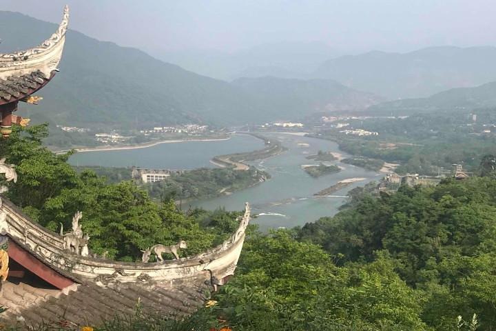 One Day Trip to Dujiangyan Irrigation System & Mount QingCheng Tour