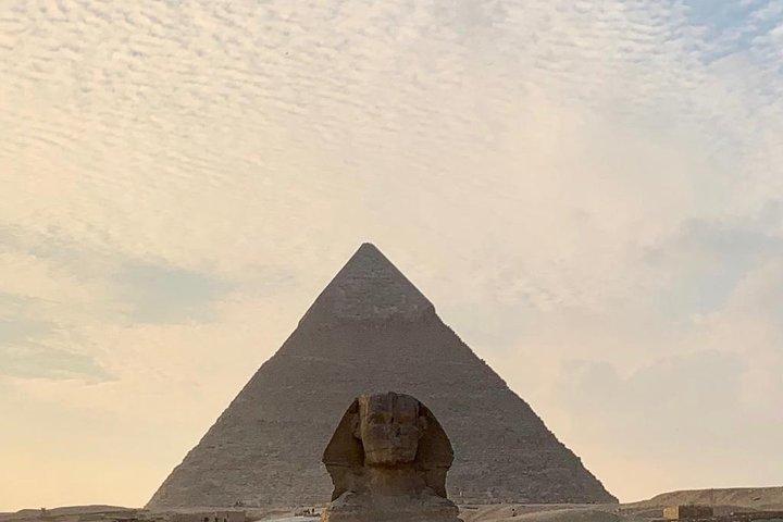 Giza Pyramids, Memphis & Sakkara Full Day Private Tour with Lunch