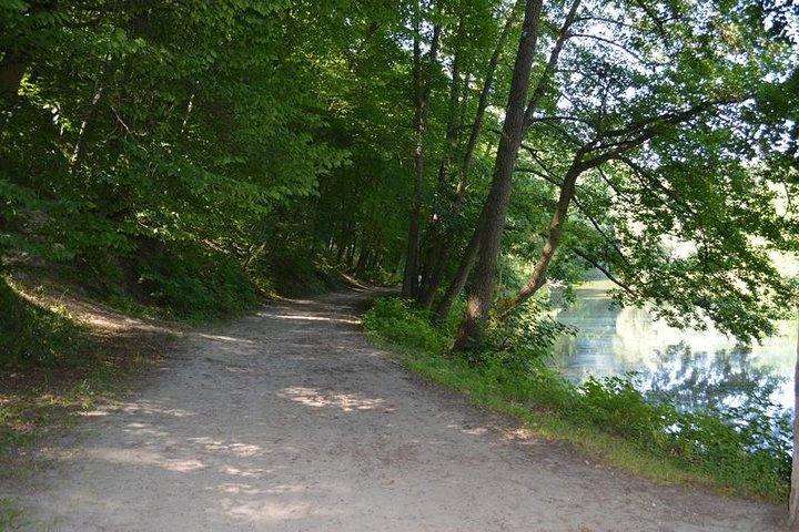 Private Kyiv Hiking Tour in Holosiivsky Forest and Kitaevskaya Hermitage