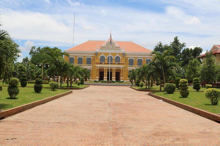 Overnight Battambang Tour from Siem Reap Including guide