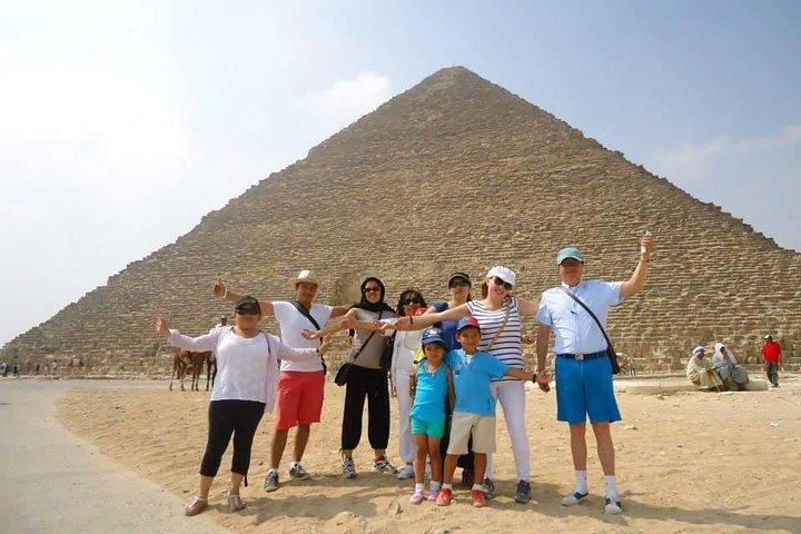 Two-Day Private Guided City Tour of Cairo , Giza and Saqqara