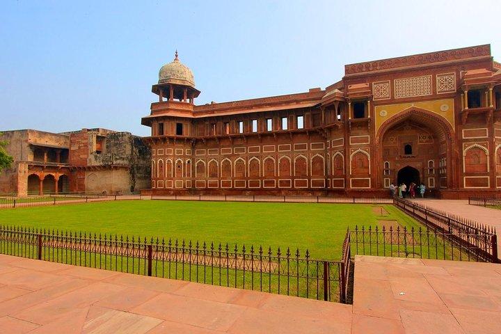 Agra Tour With Taj Mahal, Agra Fort & Mehtab Bagh by Tuk tuk