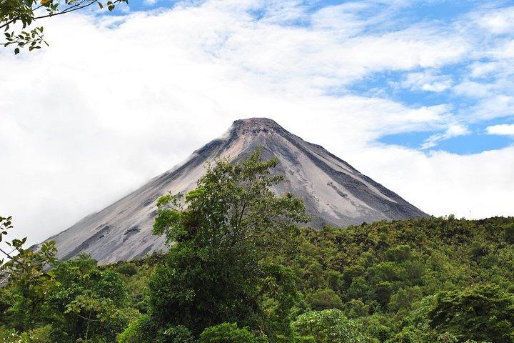 Arenal Volcano Hike from La Fortuna