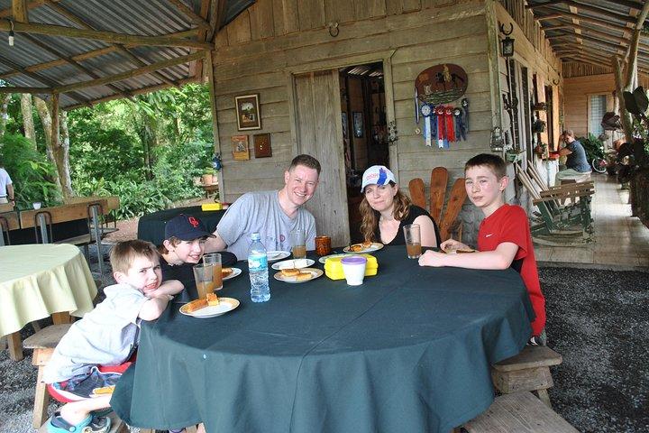 La Fortuna: Peñas Blancas River Wildlife Safari Float Tour