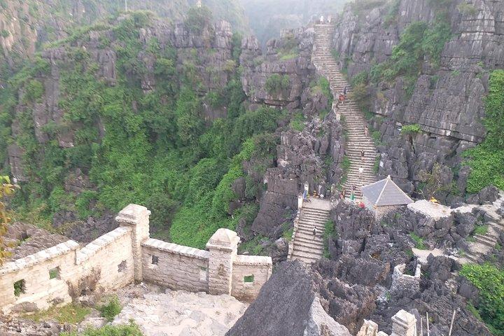 2 Day Tour Hoa Lu - Trang An - Mua Cave - Bich Dong - Cuc Phuong