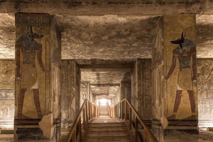 Cairo : 9- Day package (6-night Nile Cruise with Hot air balloon)
