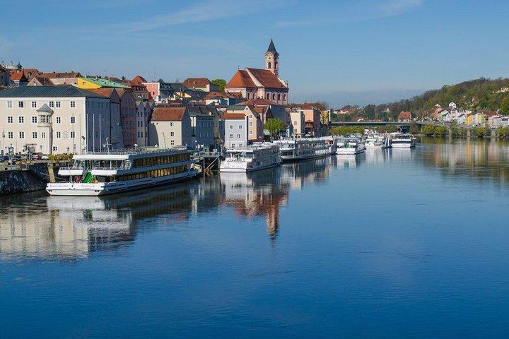 Scenic transfer from Passau to Prague with 2-hours guided tour of Cesky Krumlov