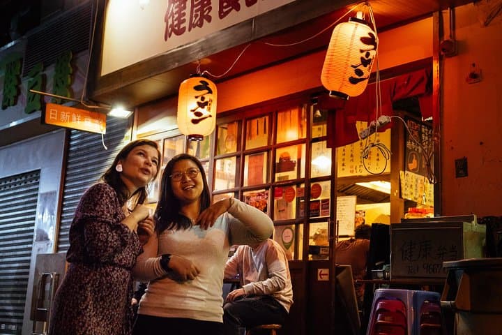 A Magical Evening in Hong Kong: Private City Tour