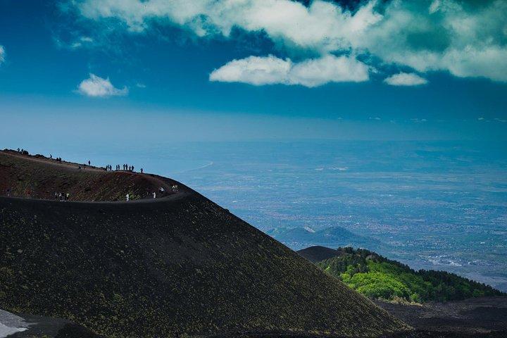 From Syracuse: Private Tour Mount Etna with Lunch at Etna Winery