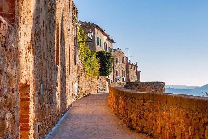Private Montalcino and Pienza Tour from Siena