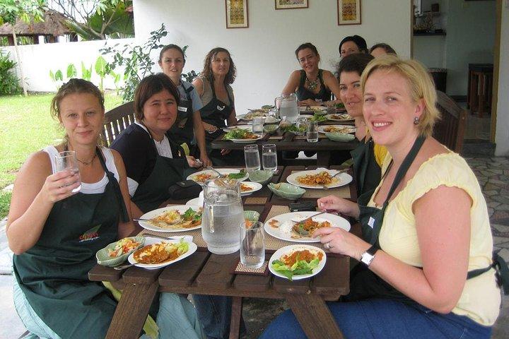 Taste of Malaysia: Cooking Class & Traditional Market Tour