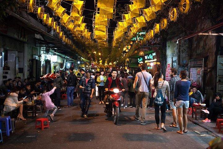 Private Evening Walking Tour - Cyclo & Water Puppet Show in Hanoi Old Quarter