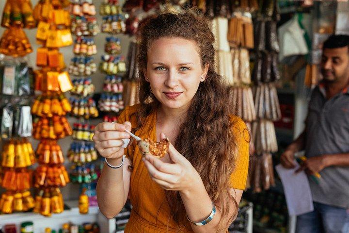 The 10 Tastings of Kandy With Locals: Private Street Food Tour