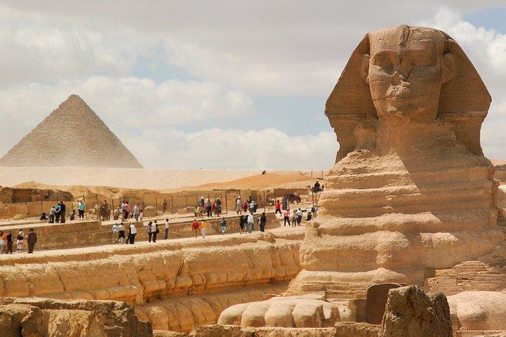Day Tour Pyramids of Giza and Sphinx from Cairo