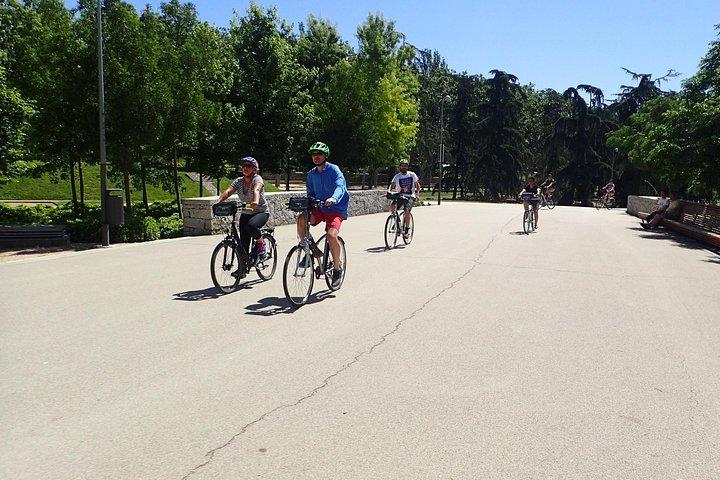 Madrid Parks & Riverside Bike Tour