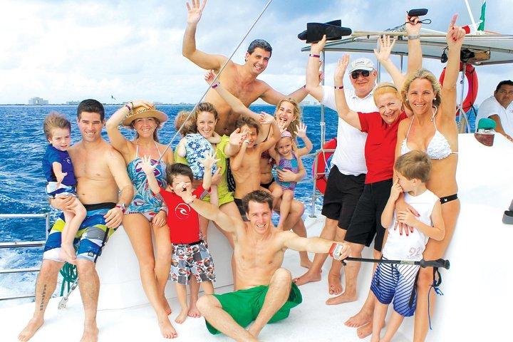 Isla Mujeres tour 12 p.m. Best time Less People