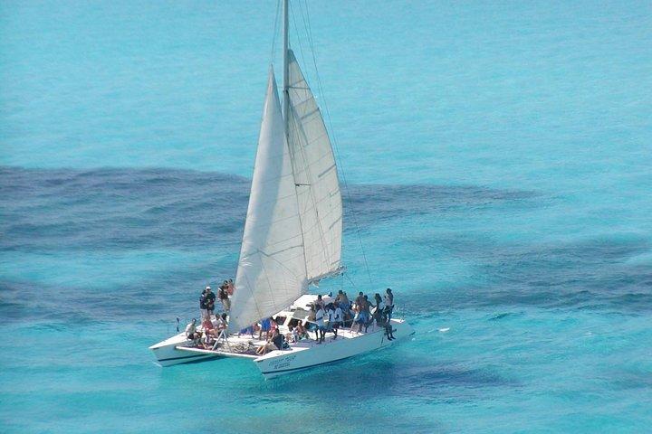 Isla Mujeres tour 12 p.m. Best time Less People