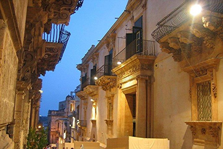 Noto Private Tour from Syracuse with sicilian "Arancino"