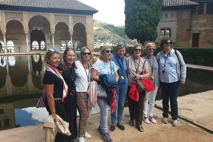 Top Alhambra Tour with Nasrid Palaces:Join a Group.Skip the line.