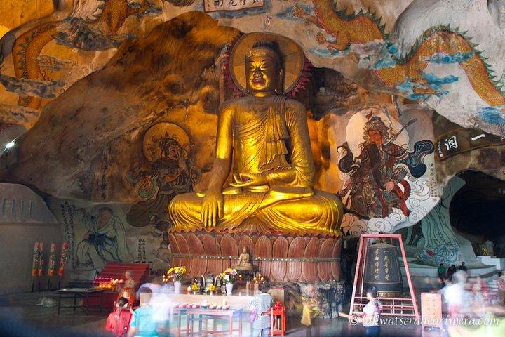 Ipoh Day Tour with Orang Utan Island Visit