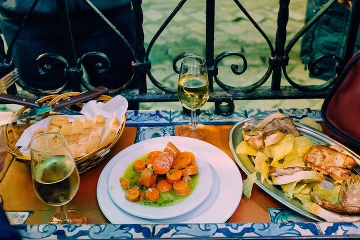 Flamenco Show & Tapas Small Group Tour in Seville