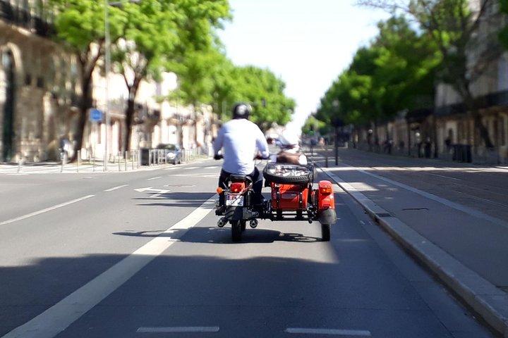 Private Tour of Bordeaux in a Sidecar 1h30