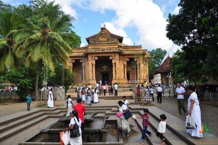 Shore Excursions Colombo Port Passenger Jetty to Kelaniya Temple.