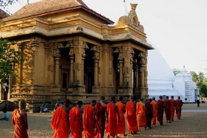 Shore Excursions Colombo Port Passenger Jetty to Kelaniya Temple.