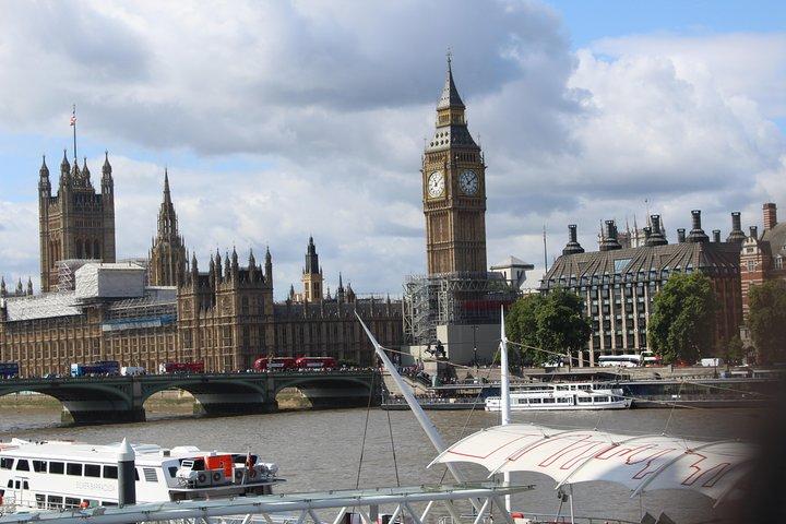 Private Chauffeur Driven London Sightseeing and Shopping Trip