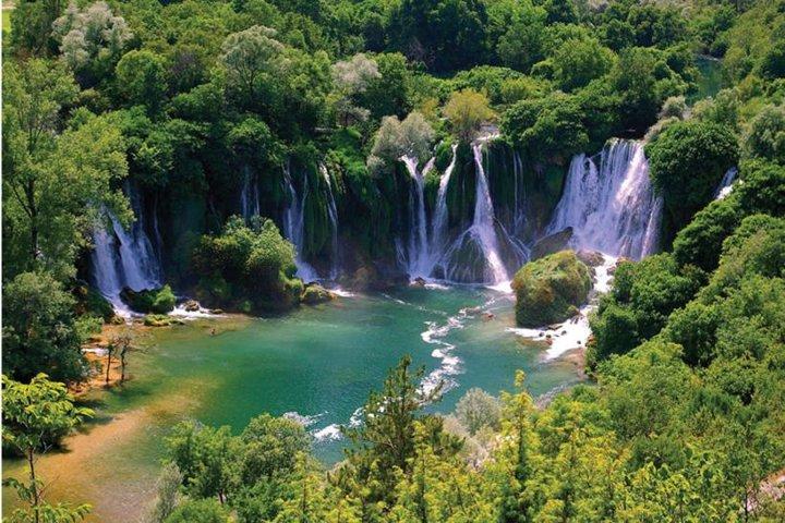 PRIVATE TOUR to Kravice Waterfalls, Mostar and Počitelj old town